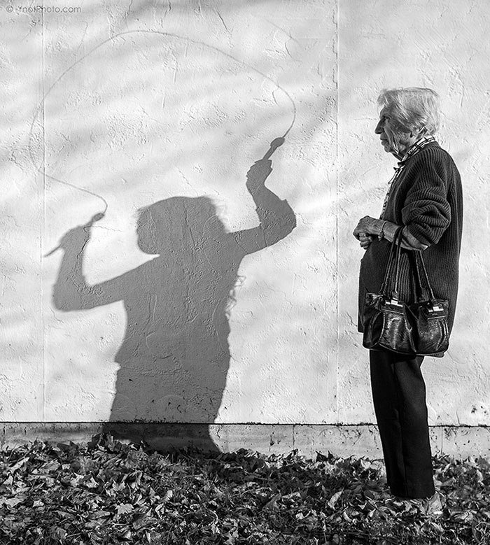 91-year-old-mother-playful-photography-elderly-women-strange-ones-tony-luciani-4